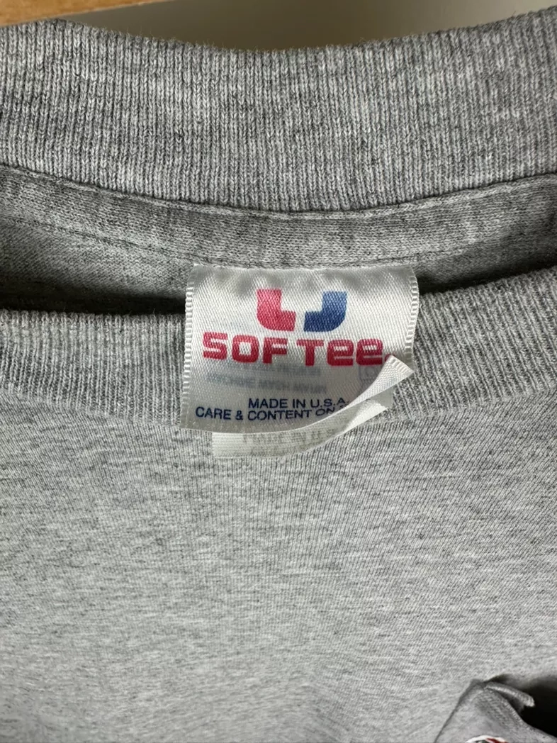 Vintage 90s rare Marlboro 1997 formula 1 racing team pocket tee shirt