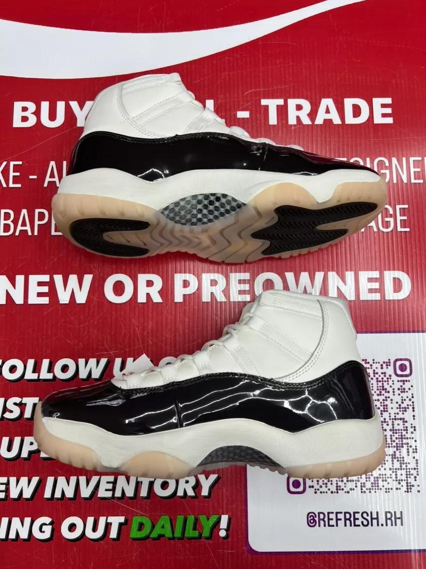 Air Jordan 11 Neapolitan Size 10w/8.5m