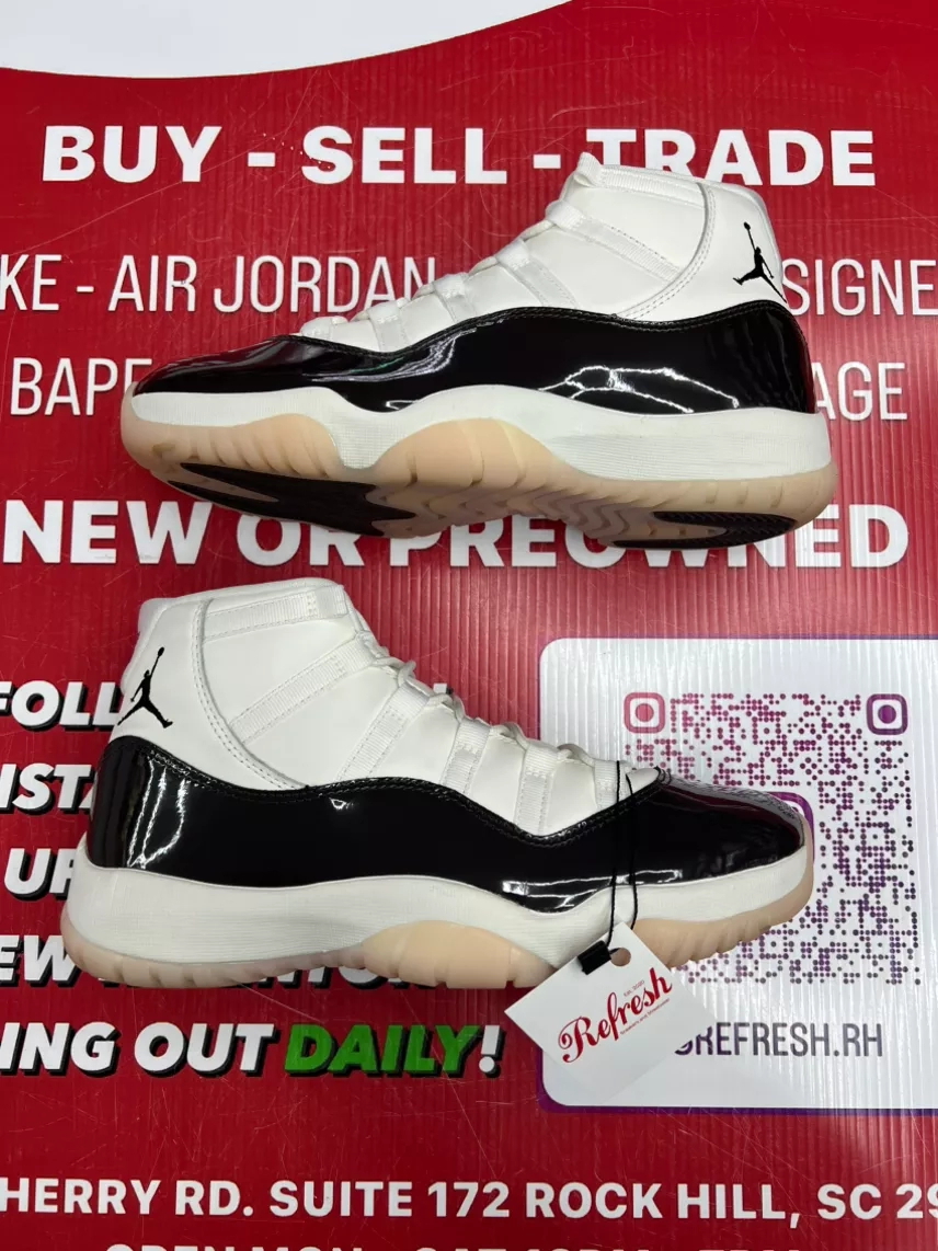 Air Jordan 11 Neapolitan Size 10w/8.5m