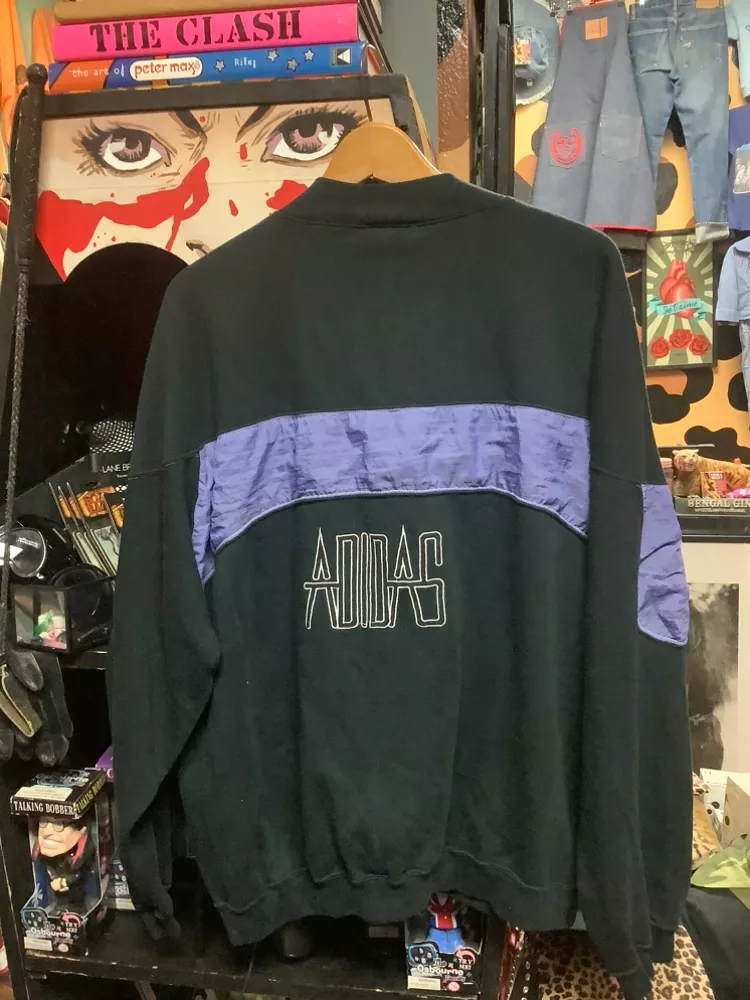 Vintage 1/2 Zip back SpeLLout BLack & PurpLe Sweat