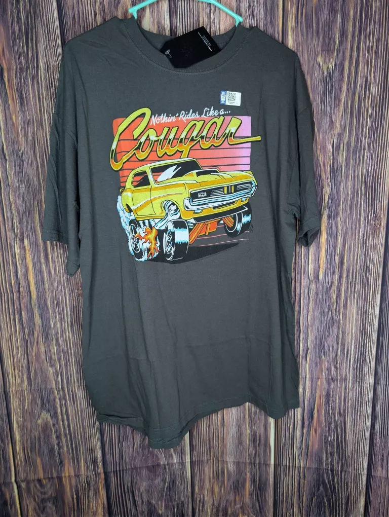 Cougar Car Graphic Tee Ford Sz L junk food tees