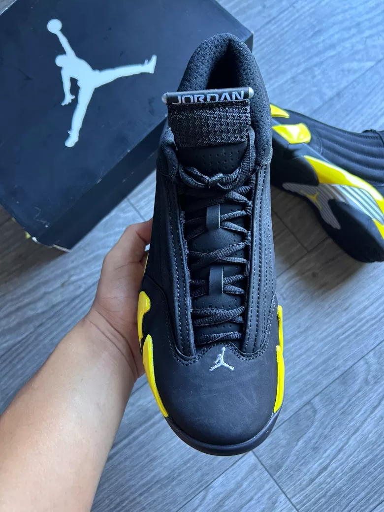 Air Jordan 14 Retro thunder size 9M