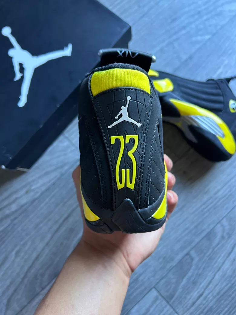 Air Jordan 14 Retro thunder size 9M