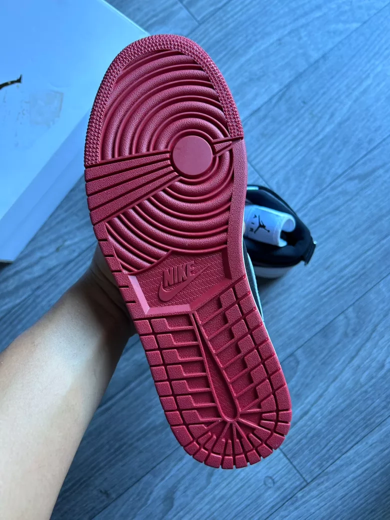 Air Jordan 1 Mid utility