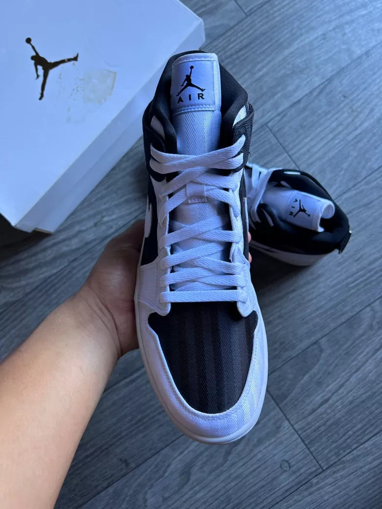 Air Jordan 1 Mid utility