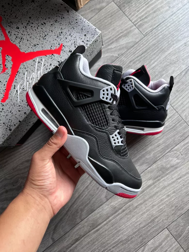 Air Jordan 4 Retro bred