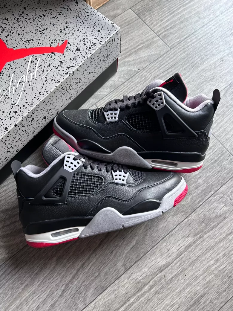 Air Jordan 4 Retro bred