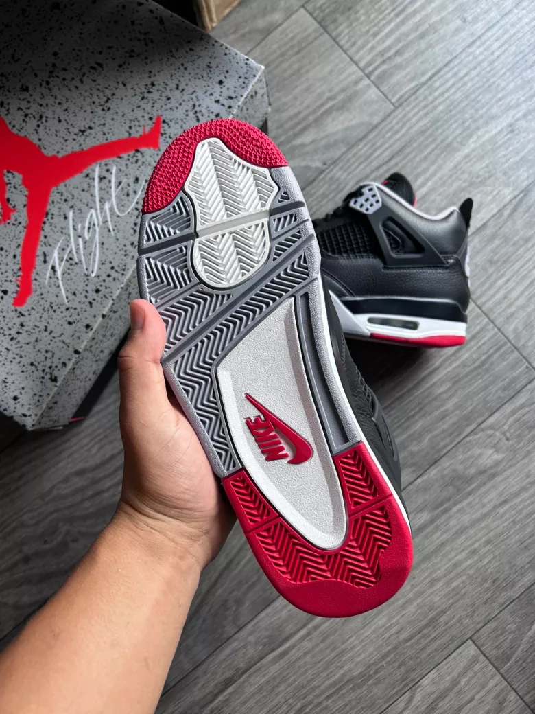 Air Jordan 4 Retro bred