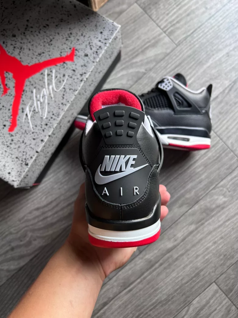 Air Jordan 4 Retro bred