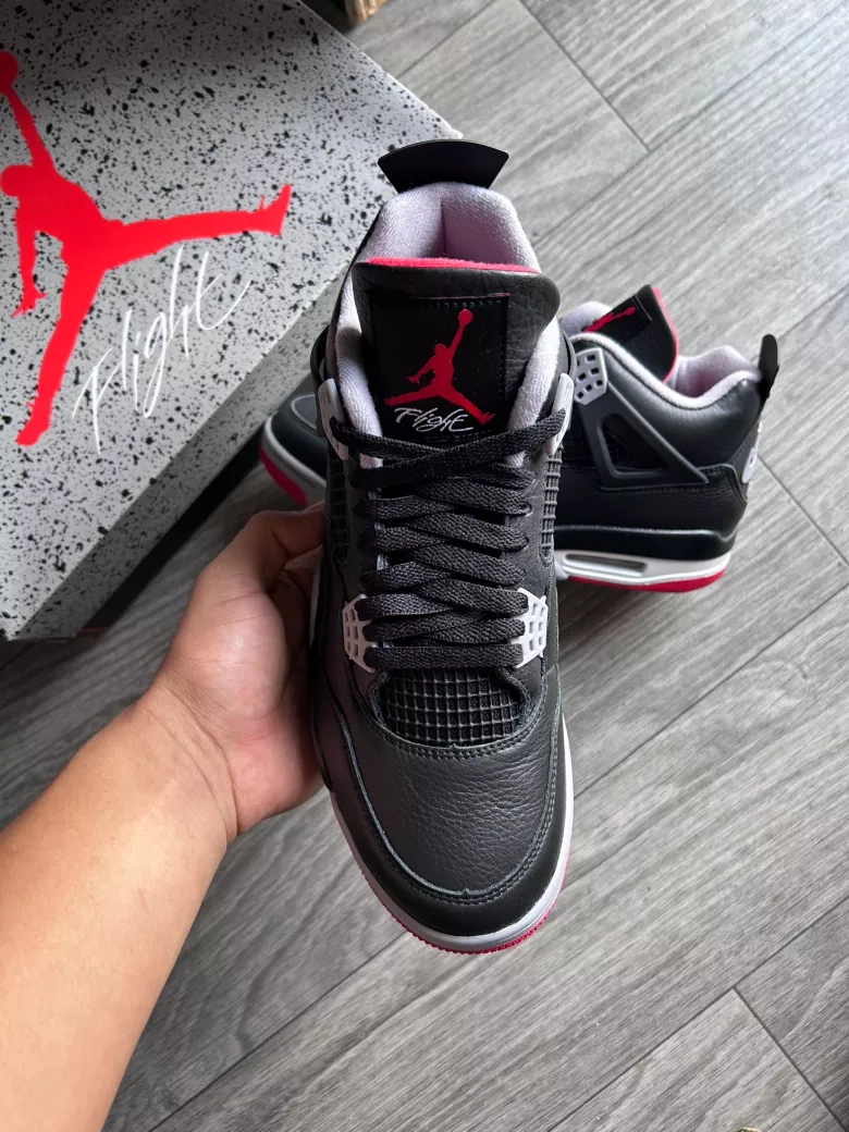 Air Jordan 4 Retro bred