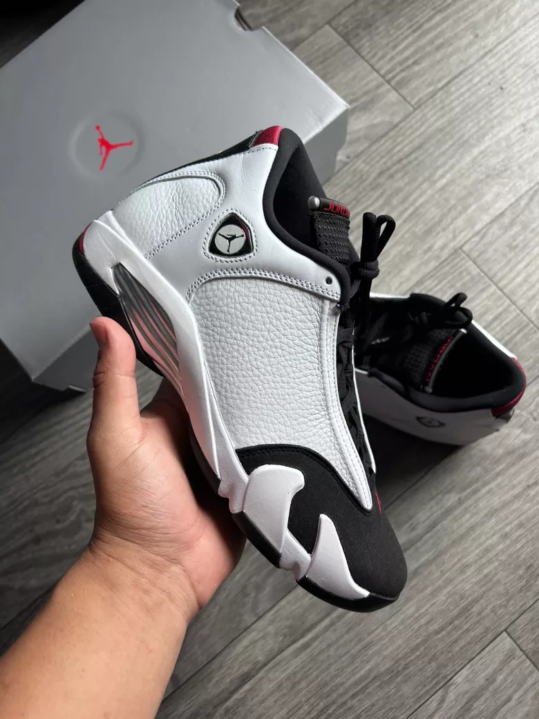 Air Jordan 14 Retro black toe