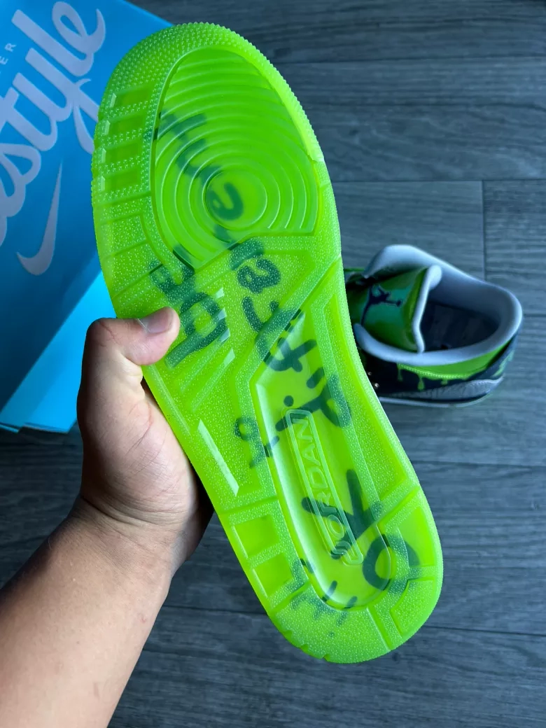 Air Jordan 3 Retro DB Doernbecher Hugo