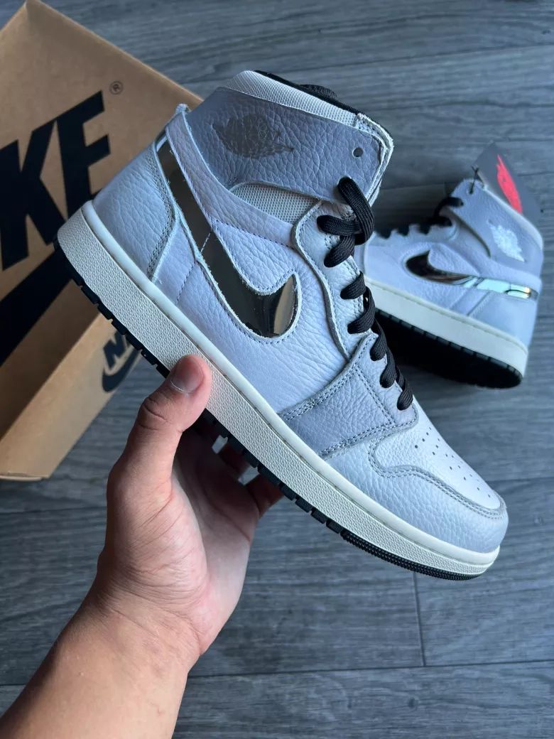 Air Jordan 1 High Zoom CMFT Chicago collective