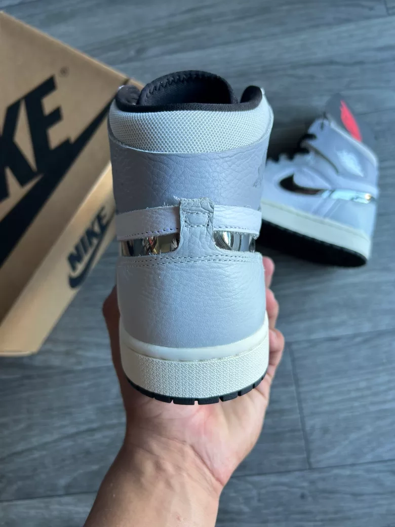 Air Jordan 1 High Zoom CMFT Chicago collective