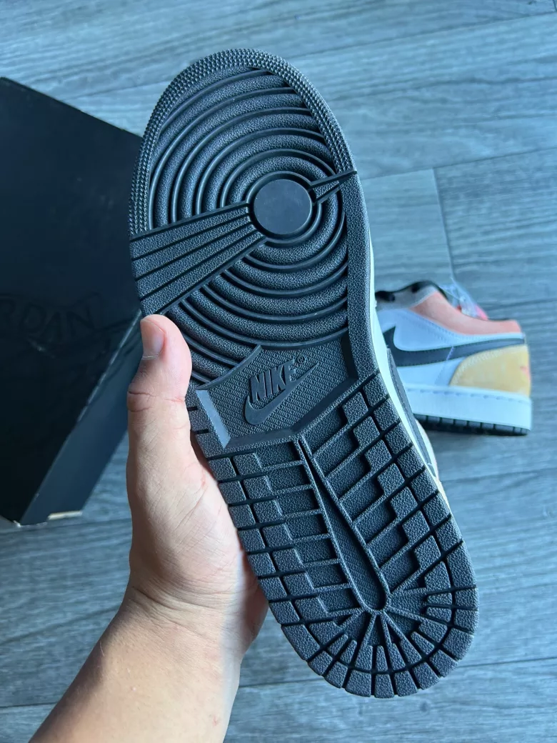 Air Jordan 1 Low SE flight club