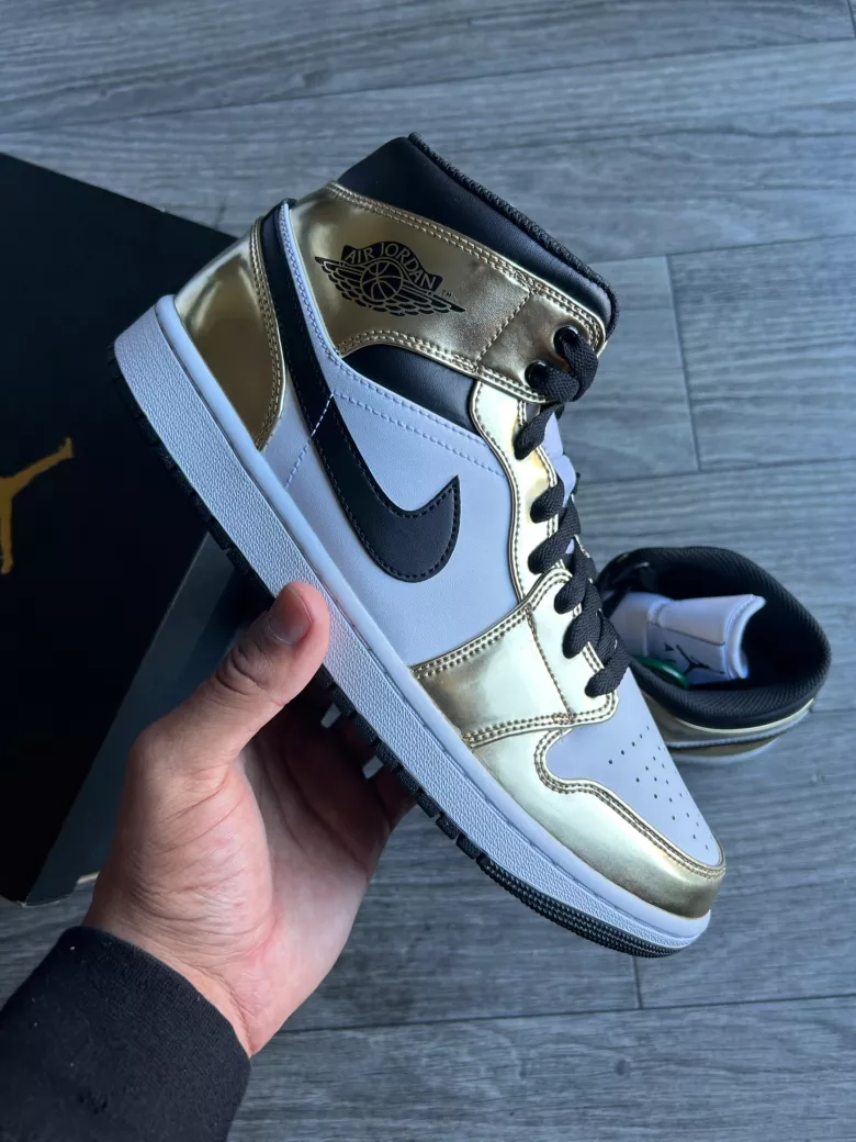 Air Jordan 1 Mid SE Metallic Gold