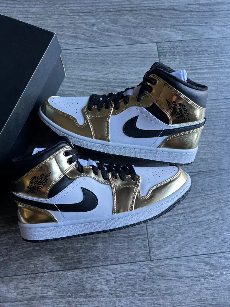 Air Jordan 1 Mid SE Metallic Gold
