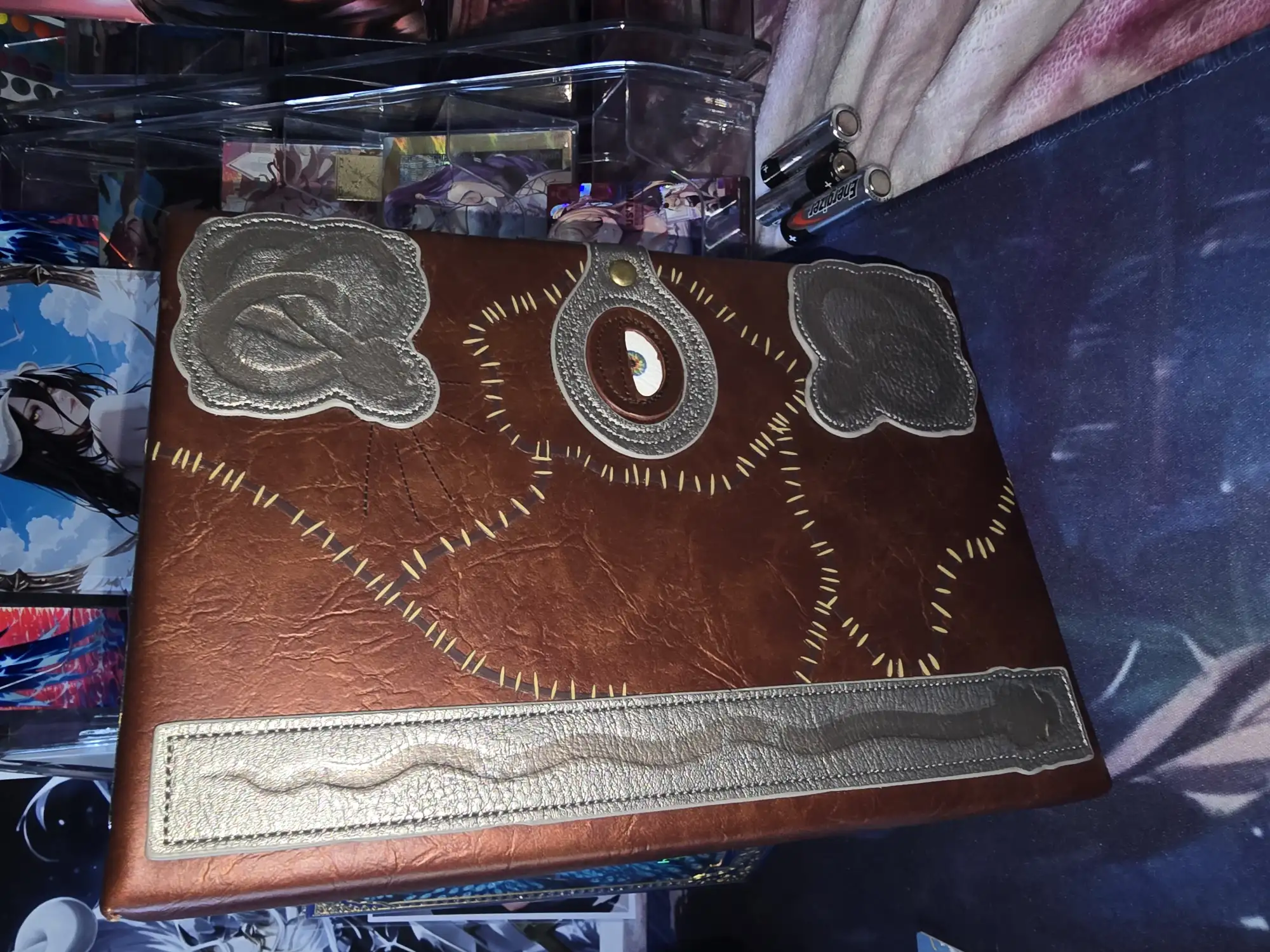 Vintage Brown Clutch Wallet with Kiss Lock Closure