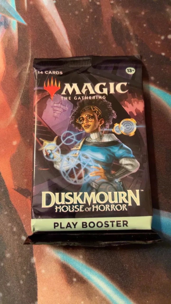 Duskmourn Play Booster Pack
