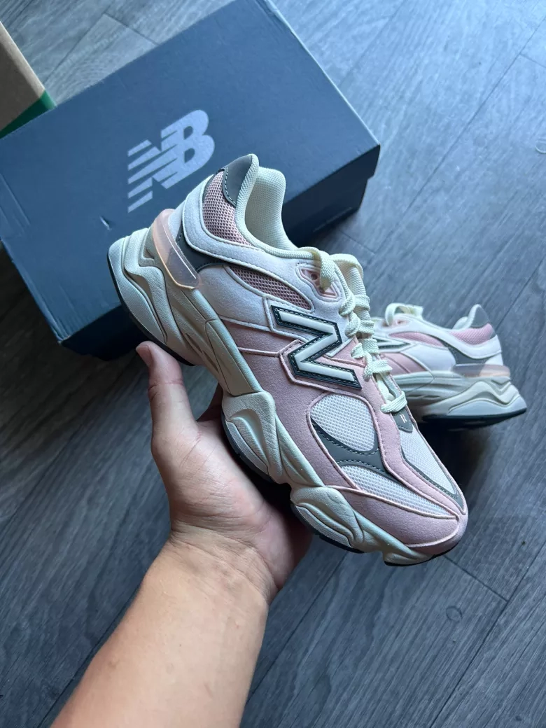 New Balance 9060 Pink Bliss Sneakers