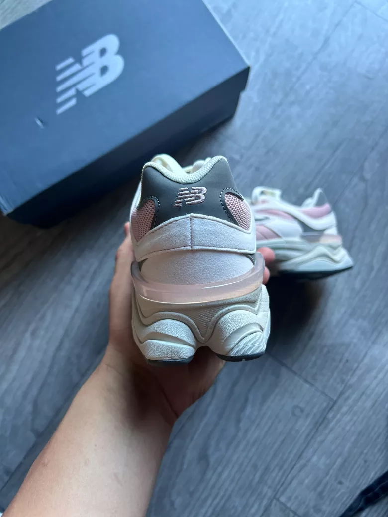 New Balance 9060 Pink Bliss Sneakers