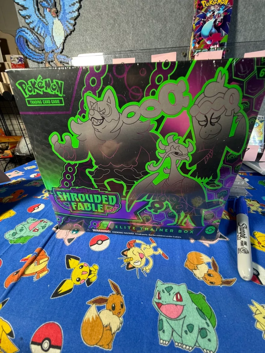 Scarlet & Violet Shrouded Fable Elite Trainer Box