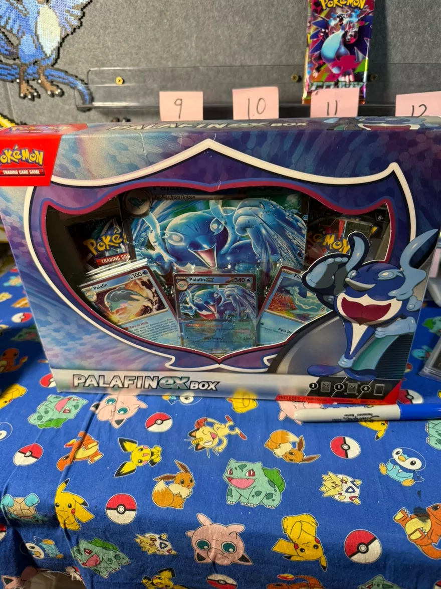 Pokemon TCG: Palafin ex Box