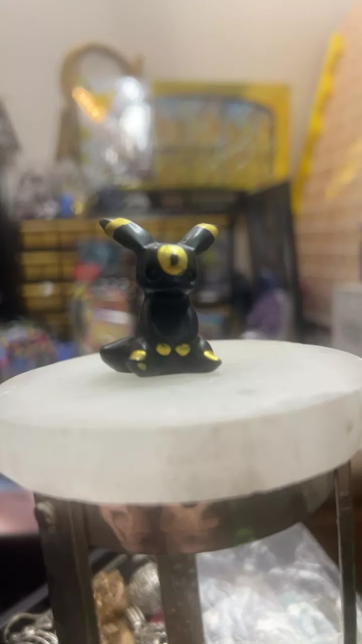 Pokemon Umbreon Miniature Figure