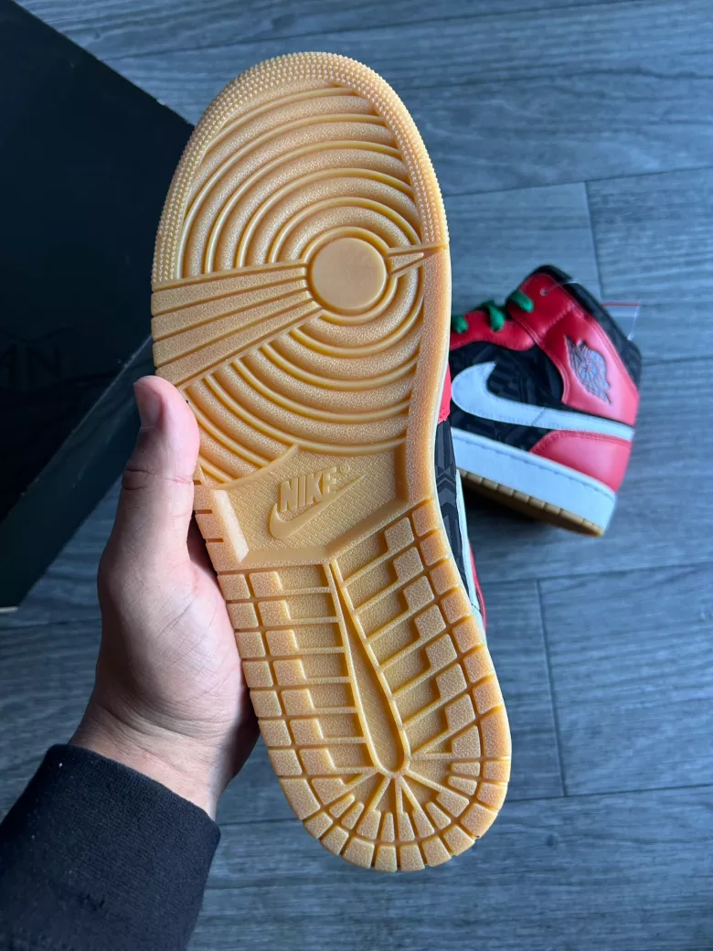 Air Jordan 1 Mid SE Christmas