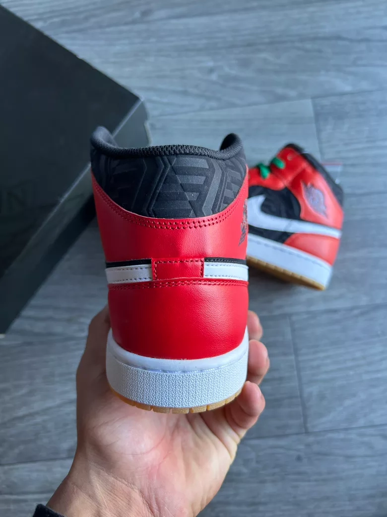 Air Jordan 1 Mid SE Christmas