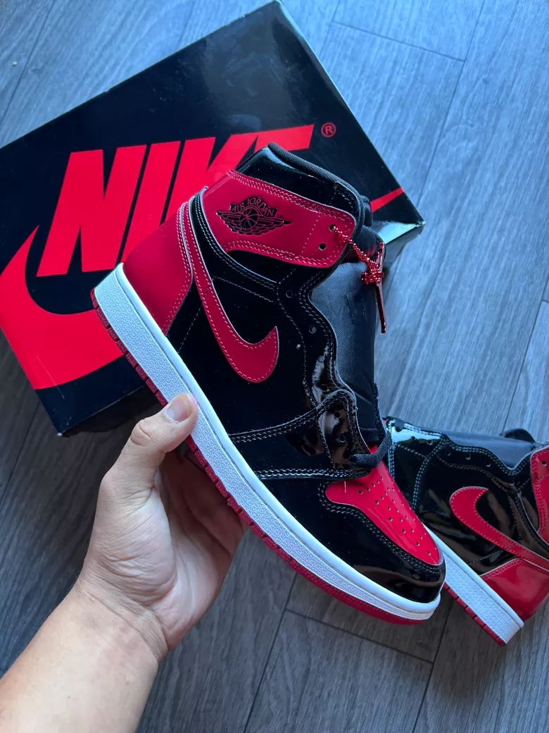 Air Jordan 1 Retro High OG Patent Bred