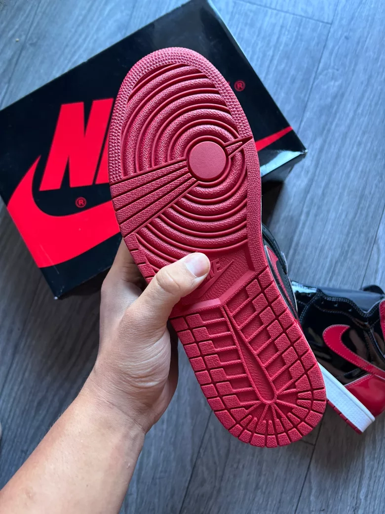 Air Jordan 1 Retro High OG Patent Bred