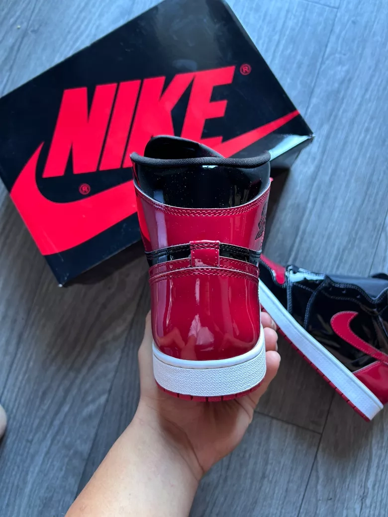 Air Jordan 1 Retro High OG Patent Bred