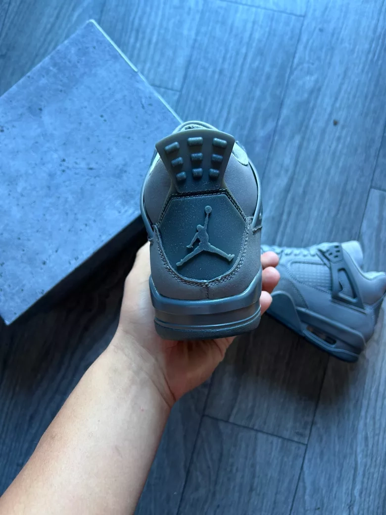 Air Jordan 4 Retro wet cement