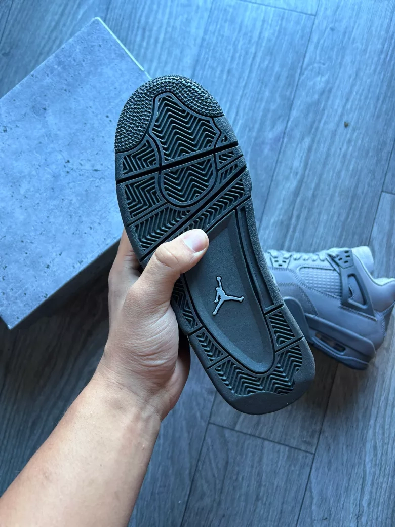 Air Jordan 4 Retro wet cement