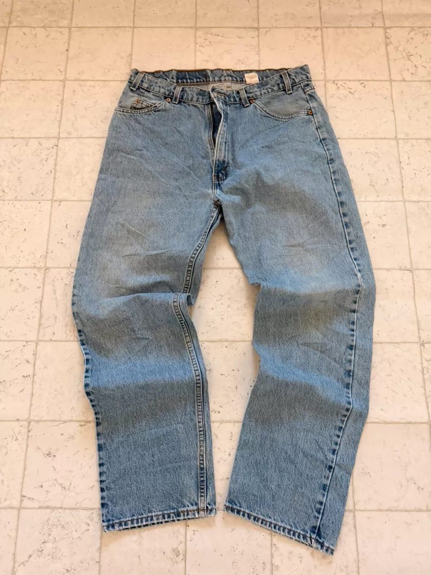 Classic Light Wash Levi's Denim Jeans