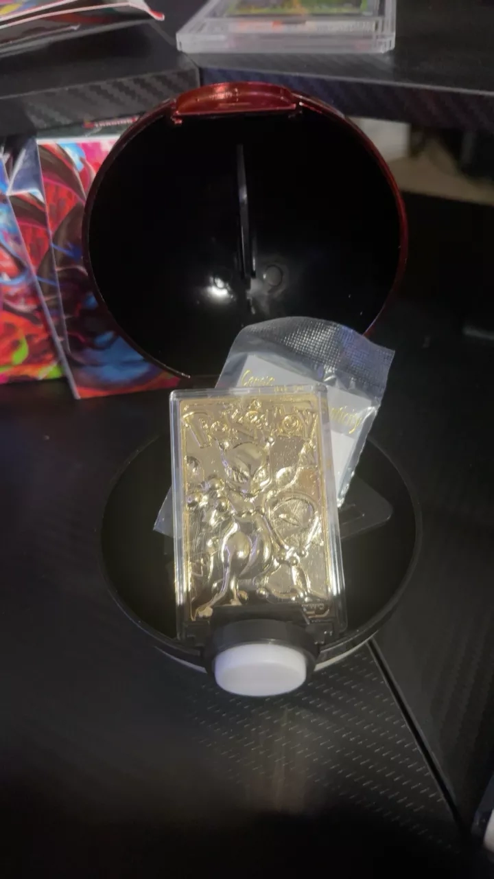 23 Golden Mewtwo #150 Pokemon Card
