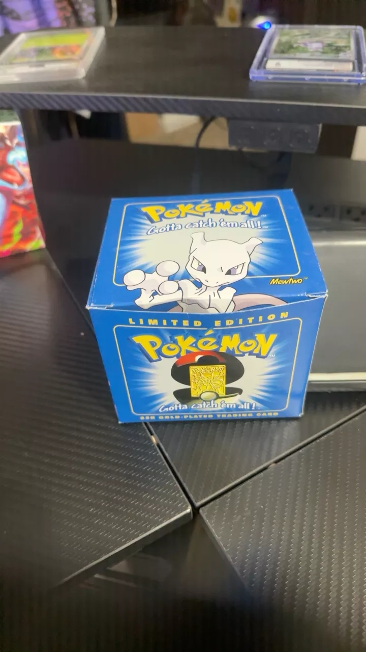 23 Golden Mewtwo #150 Pokemon Card