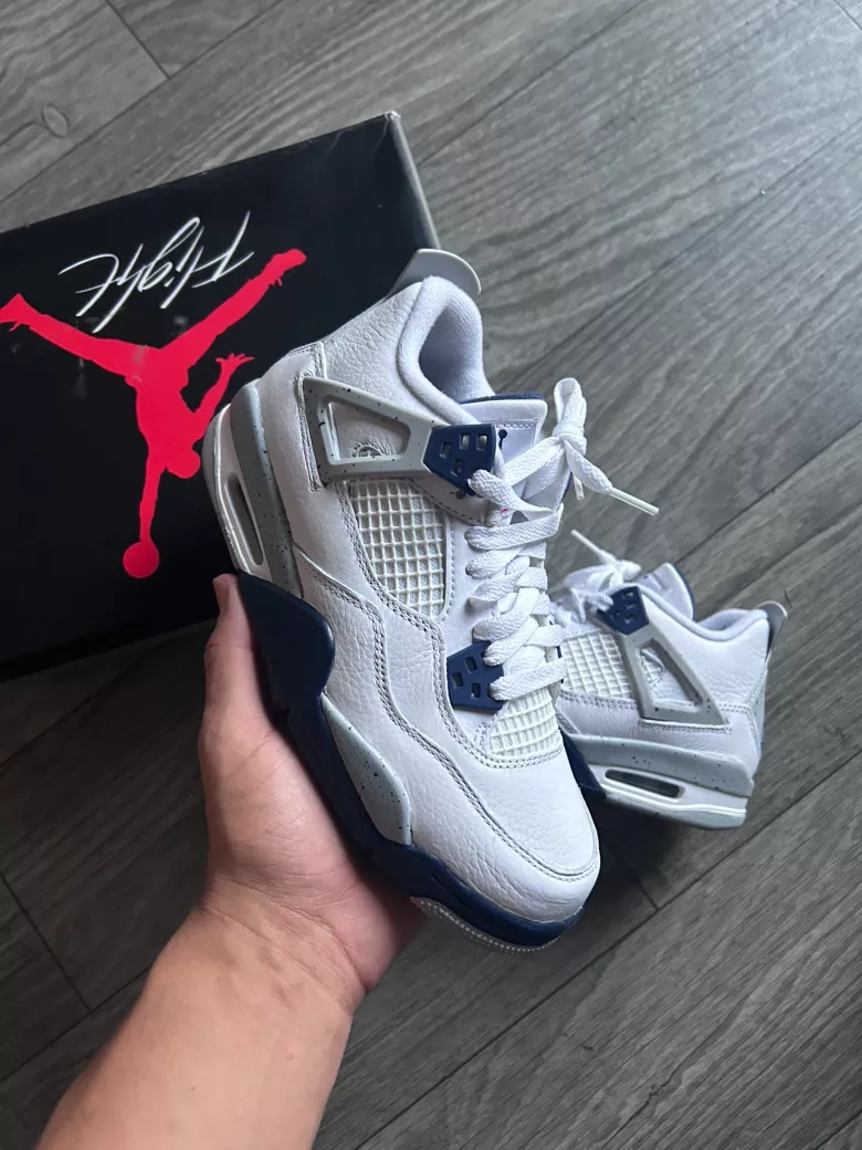 Air Jordan 4 midnight navy