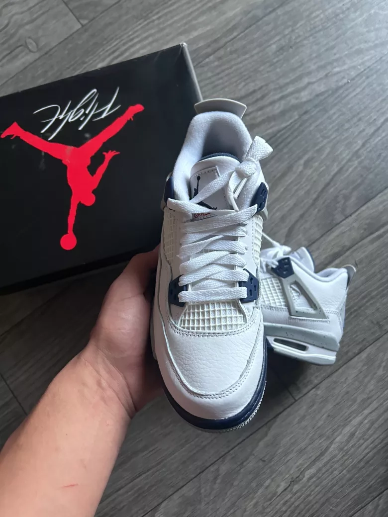 Air Jordan 4 midnight navy