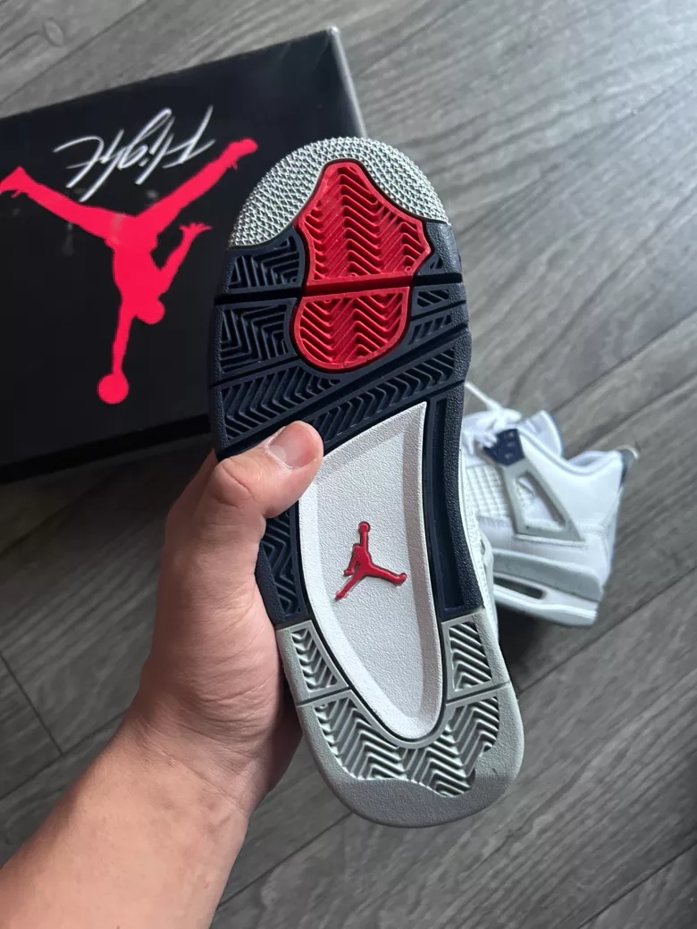 Air Jordan 4 midnight navy