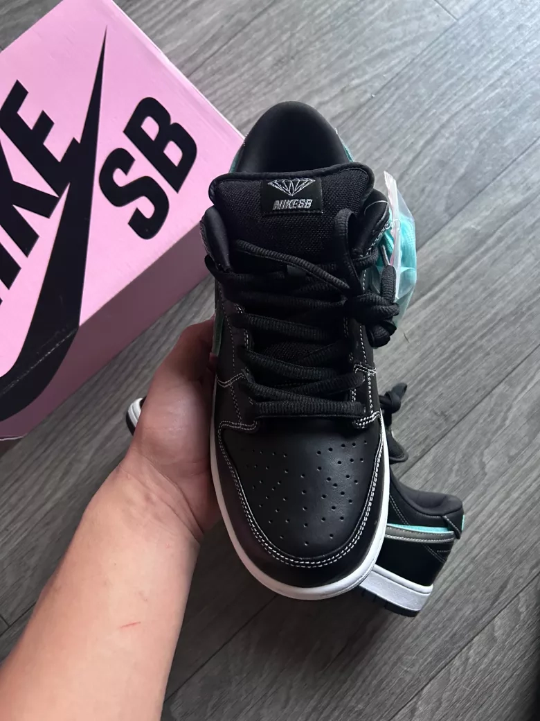 Nike SB Dunk Low Tiffany & co black diamond