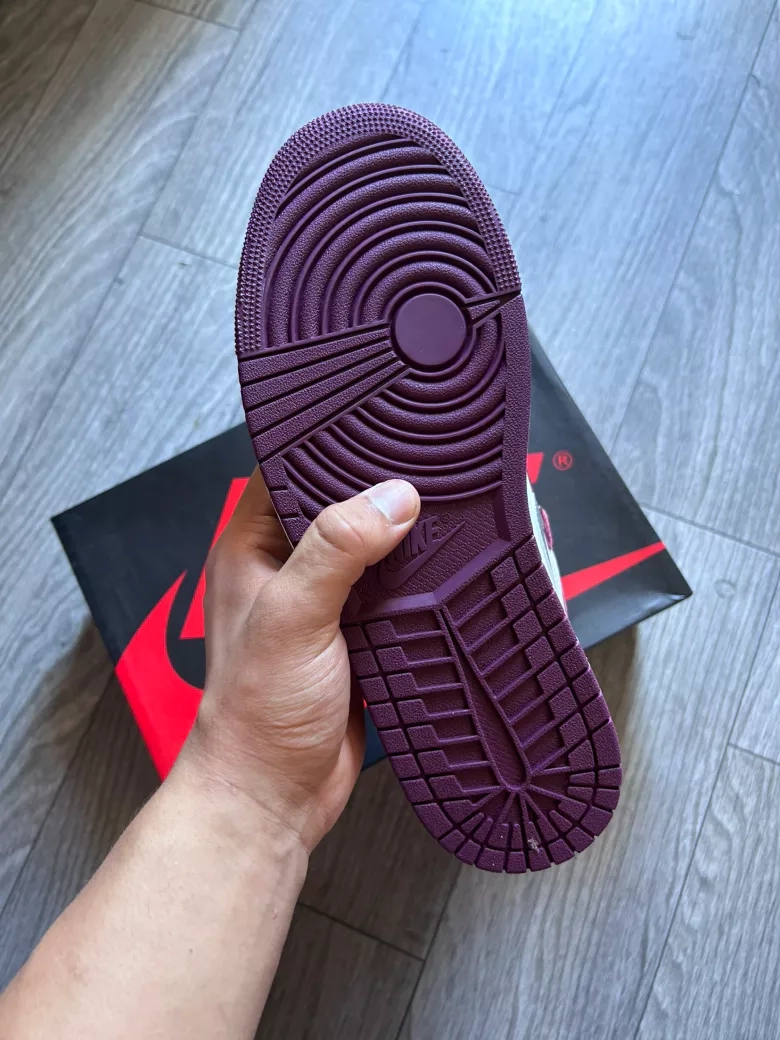 Air Jordan 1 High Bordeaux