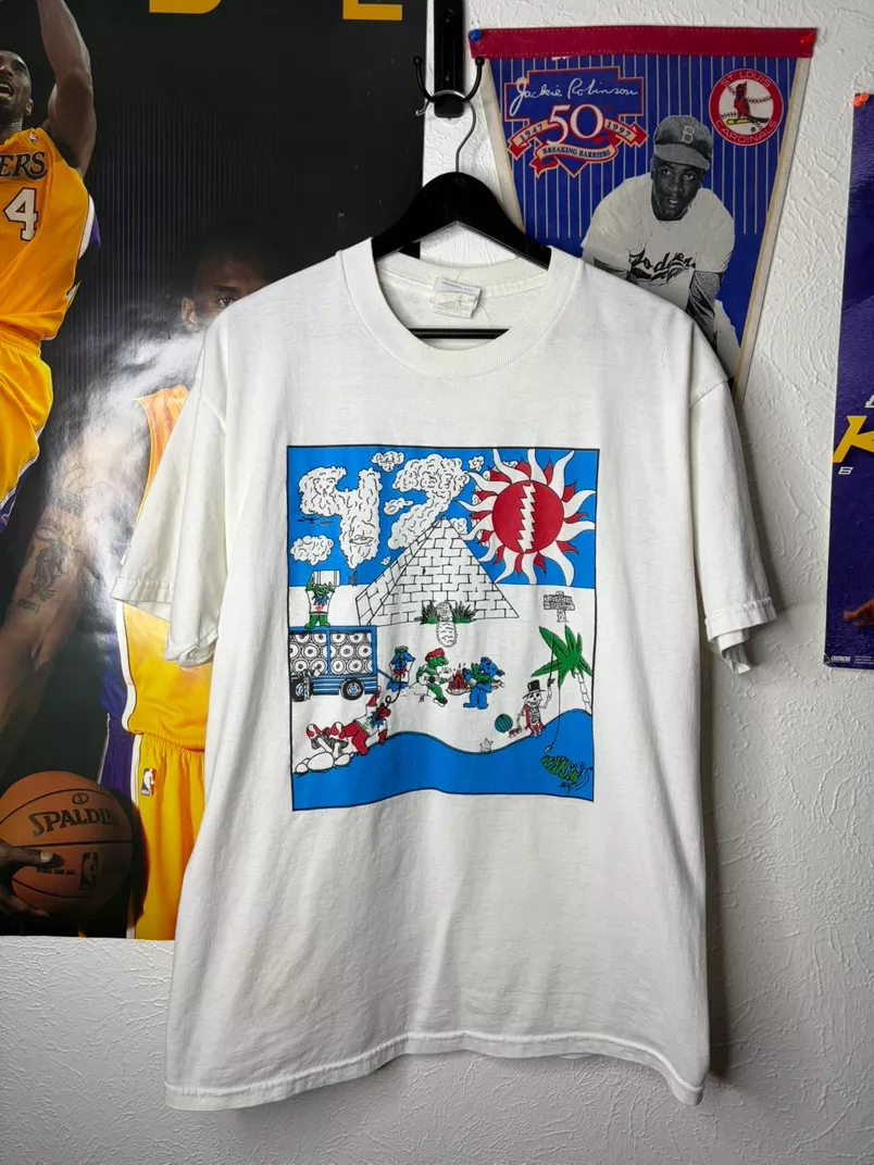 Vintage 90s Graphic T-Shirt - Pyramid Party Scene
