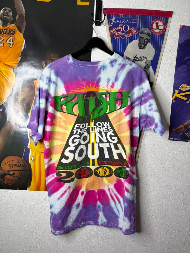 Vintage 2000s Tie-Dye Graphic T-Shirt