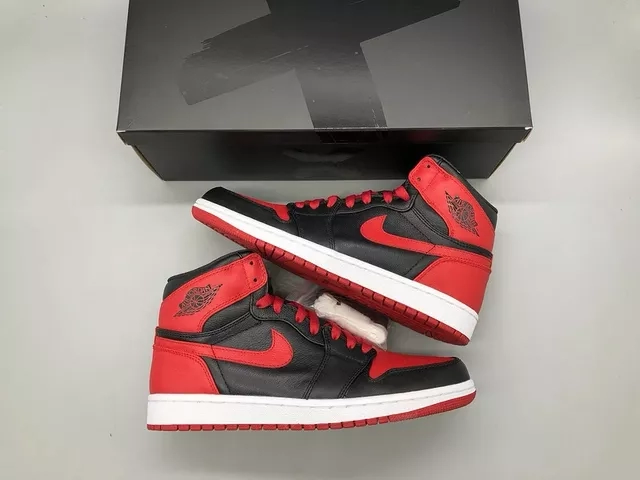 Air Jordan 1 Retro High OG "Bred"