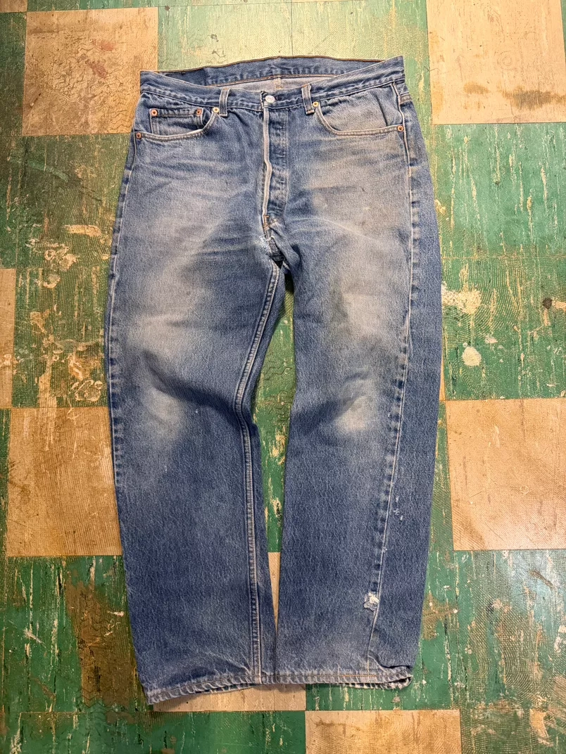 35x31 MEASURED 90’s Vintage Levi's 501 Blue Jeans
