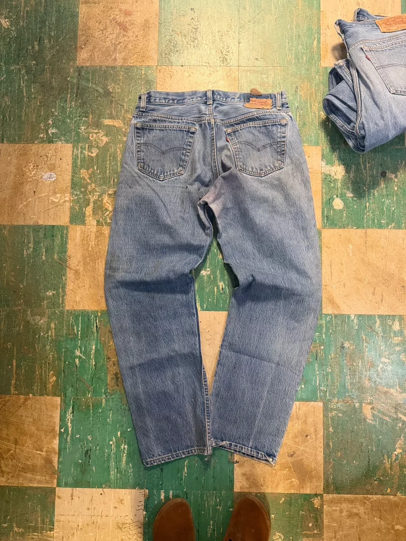 31x32 MEASURED Early 00’s Levi's 501 Button Fly Denim Jeans