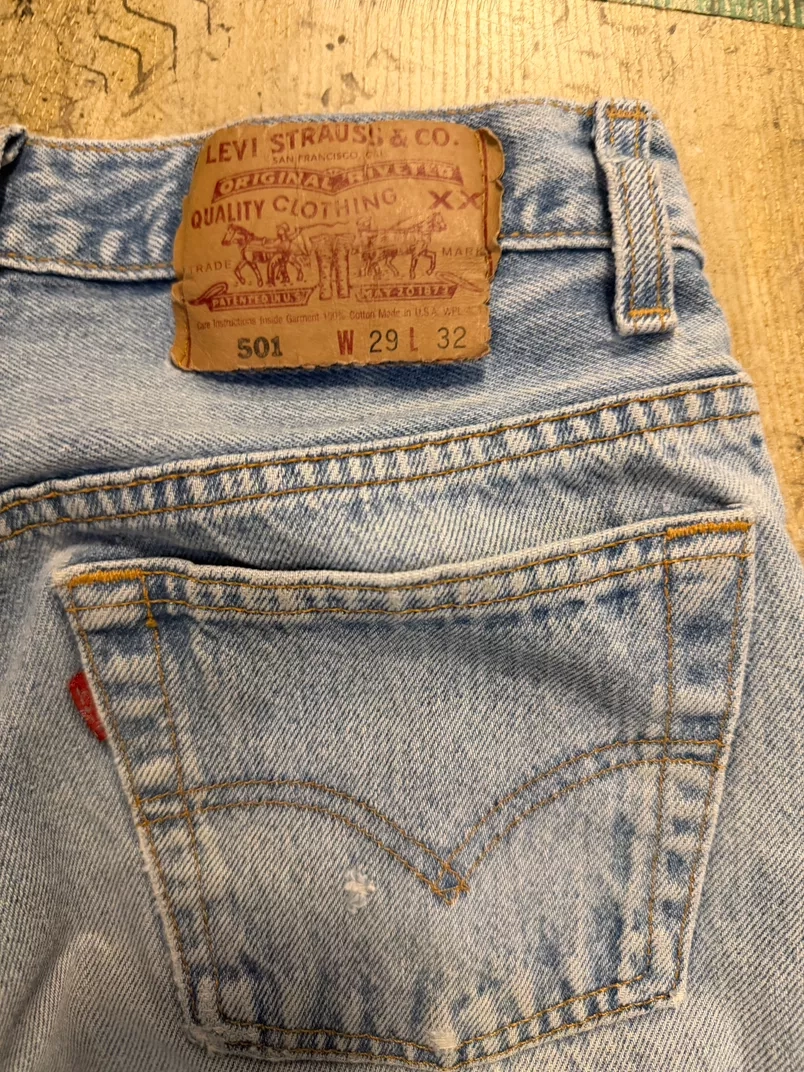 29x32 MEASURED 90’s Levi's 501 Light Wash Denim Jeans
