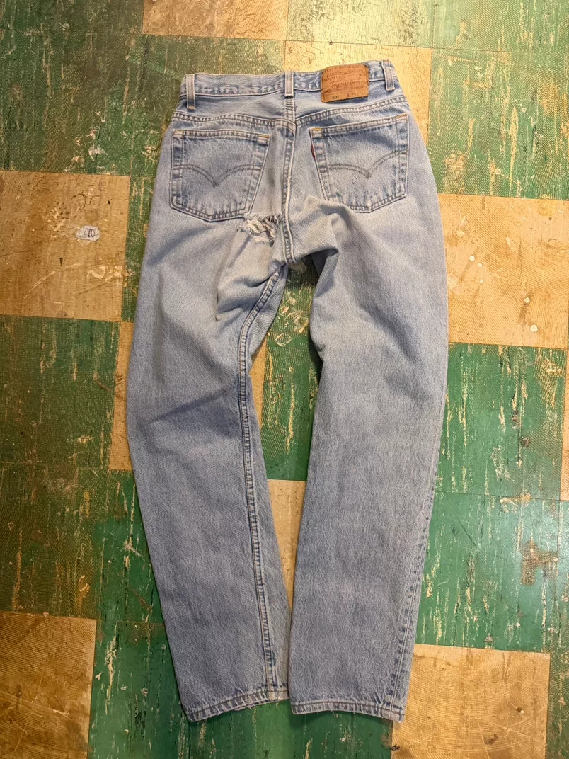 29x32 MEASURED 90’s Levi's 501 Light Wash Denim Jeans